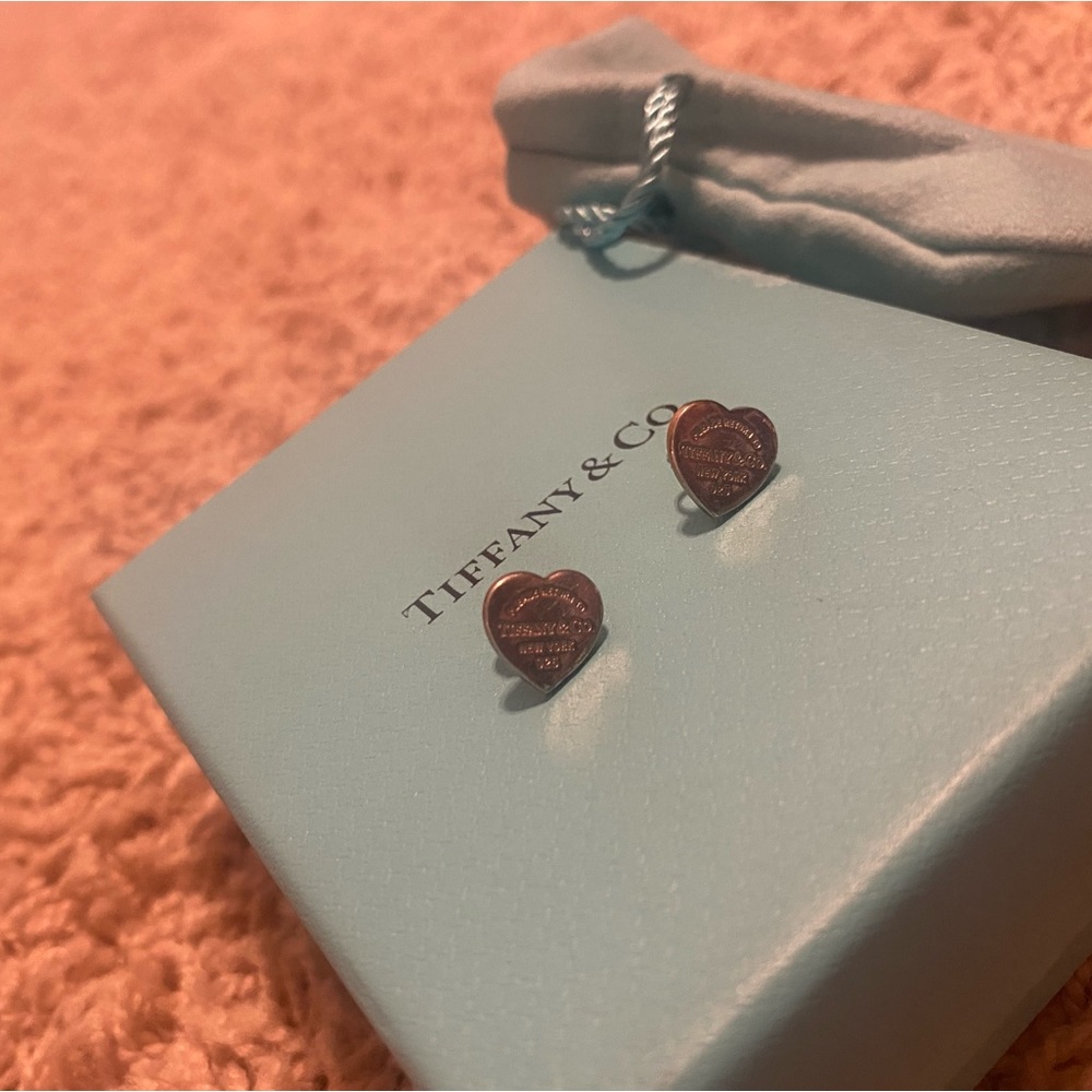 Tiffany & co earrings, makes for perfect Christmas gift